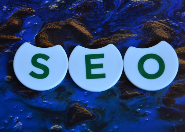 如何满足关键词的要求以优化SEO？关键词研究和布局的技巧是什么？